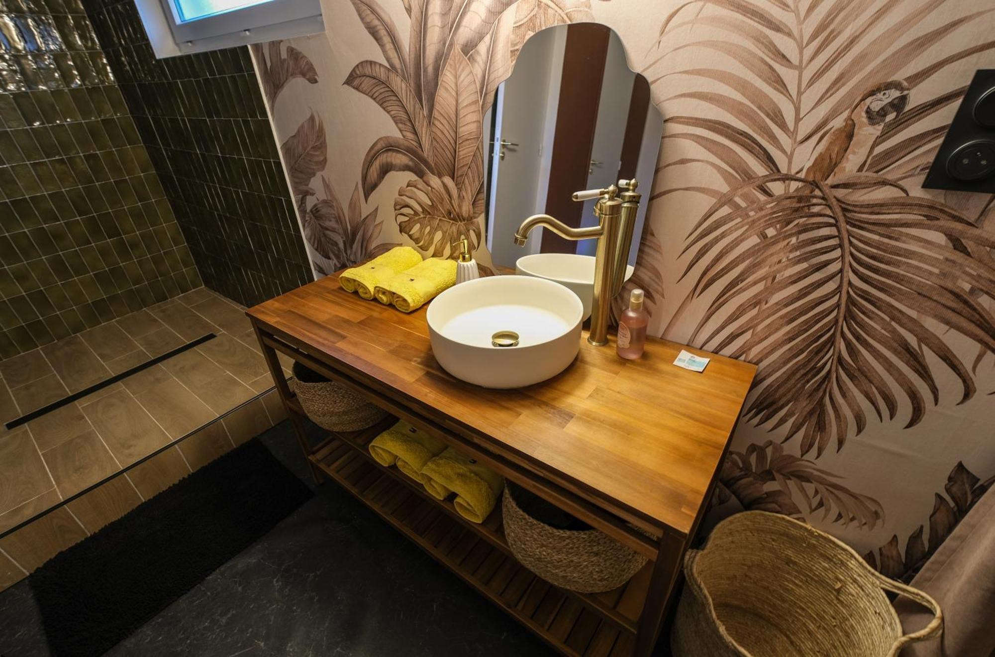 Maison Eliste - Love Gite Chic Avec Jacuzzi Interieur Ла-Ґасійї Екстер'єр фото